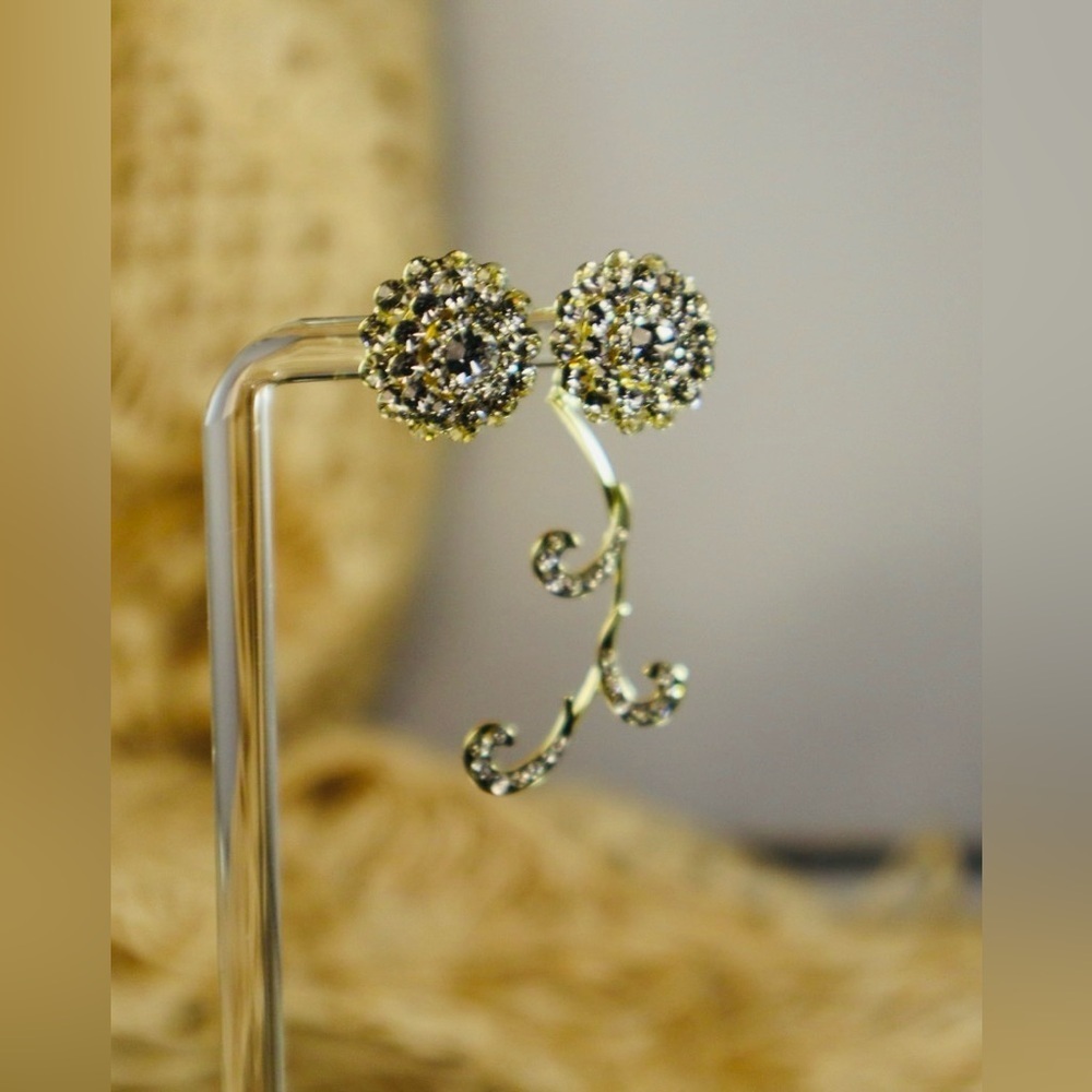 Rhinestone Crystal Earrings NWOT - Picture 5 of 6